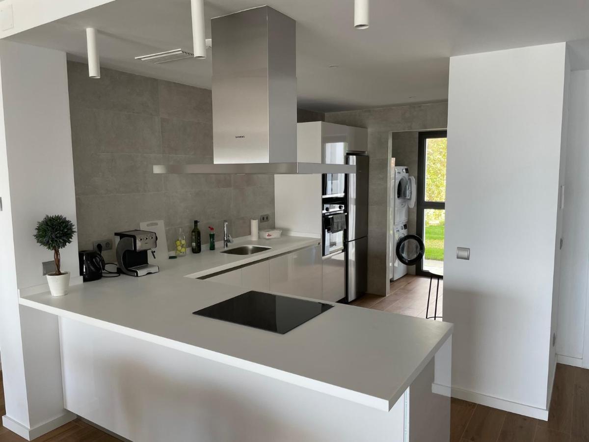 Modern 2 Beds Apartment In Alcaidesa Luaran gambar
