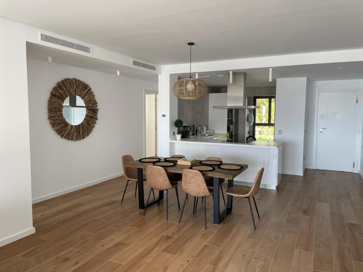 Modern 2 Beds Apartment In Alcaidesa Luaran gambar