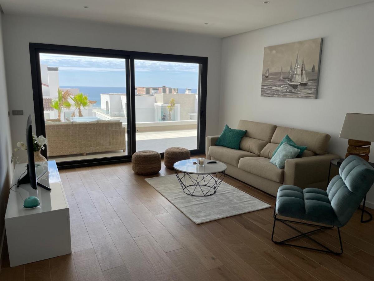 Modern 2 Beds Apartment In Alcaidesa Luaran gambar