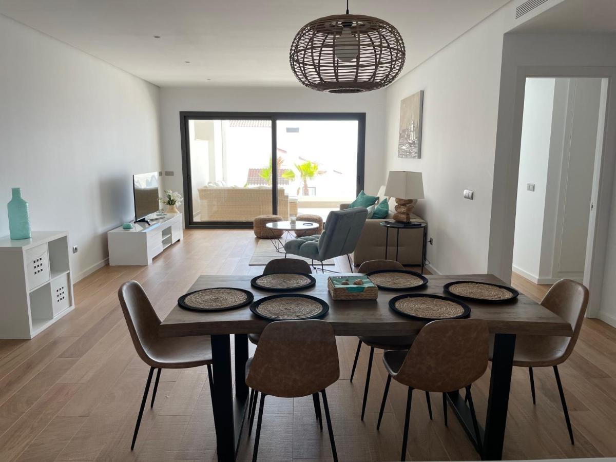 Modern 2 Beds Apartment In Alcaidesa Luaran gambar